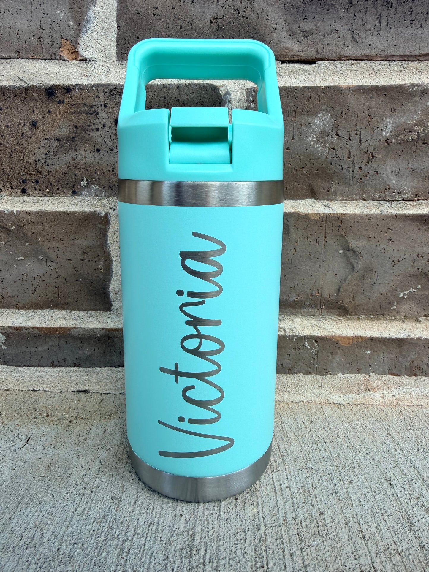 Kids Personalized Stainless Steel Tumbler with Handle – Custom Engraved Name – Spill‑Resistant Lid – Bright Color Options