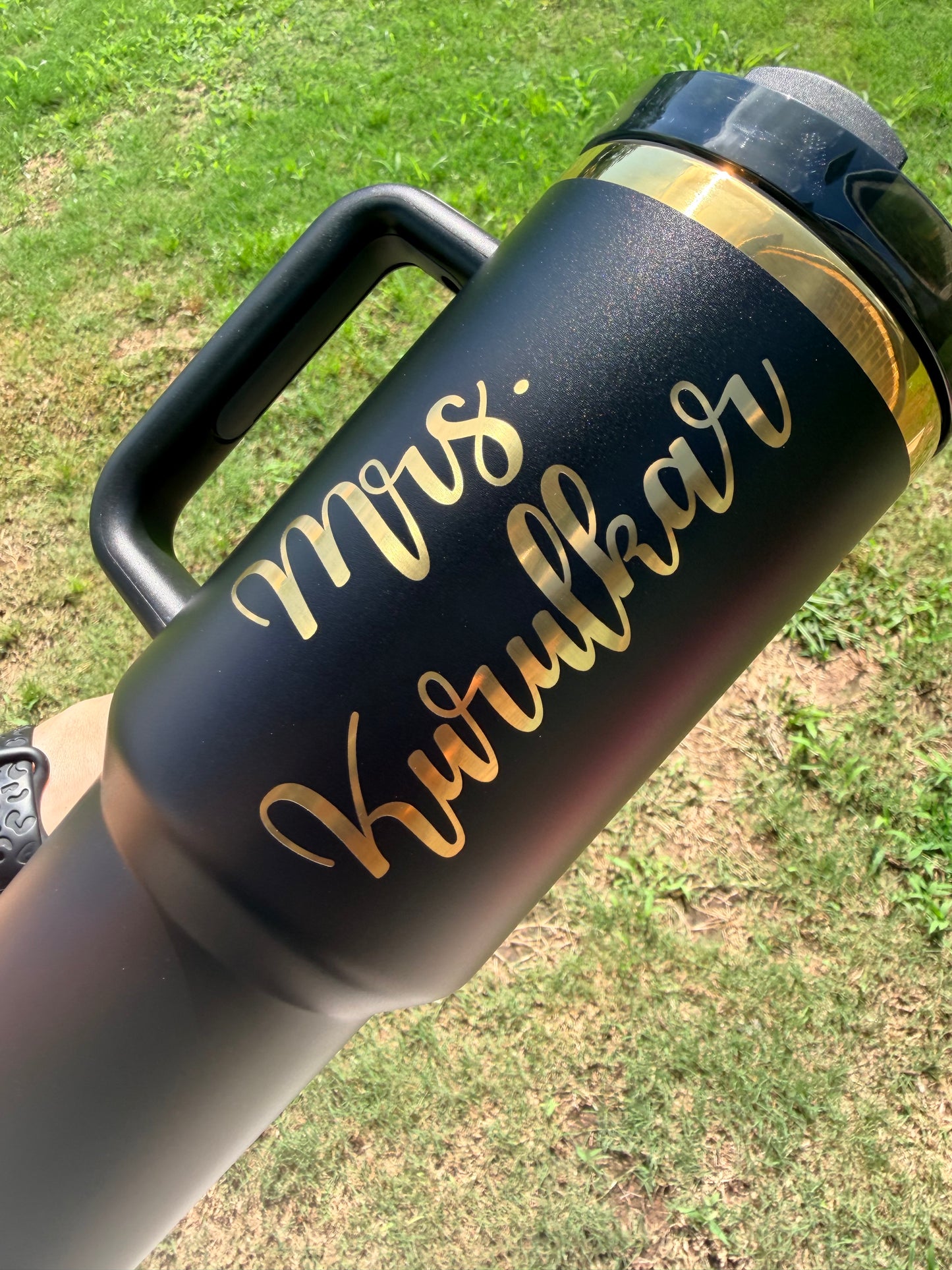 40 oz Custom Engraved Tumbler with Handle – Personalized Name or SVG Logo – Premium Stainless Steel – Gold or Black Engraving