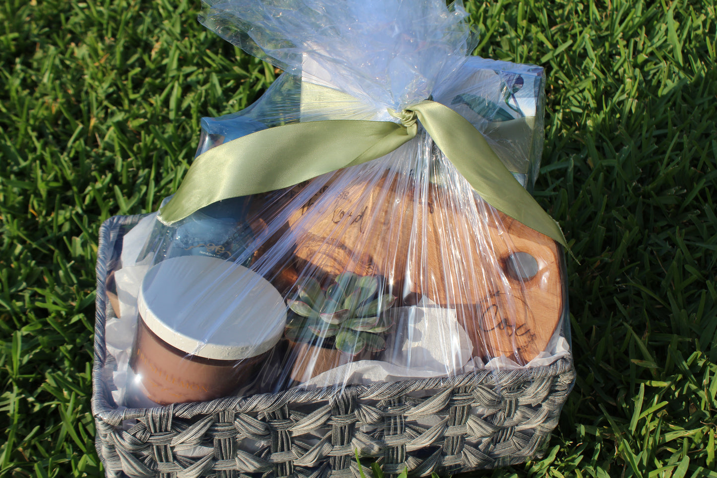 Cutting Board with Handle