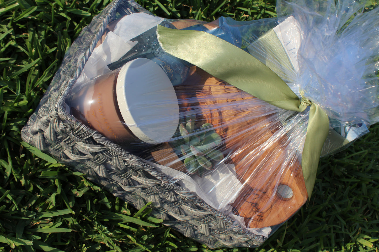 Cutting Board with Handle